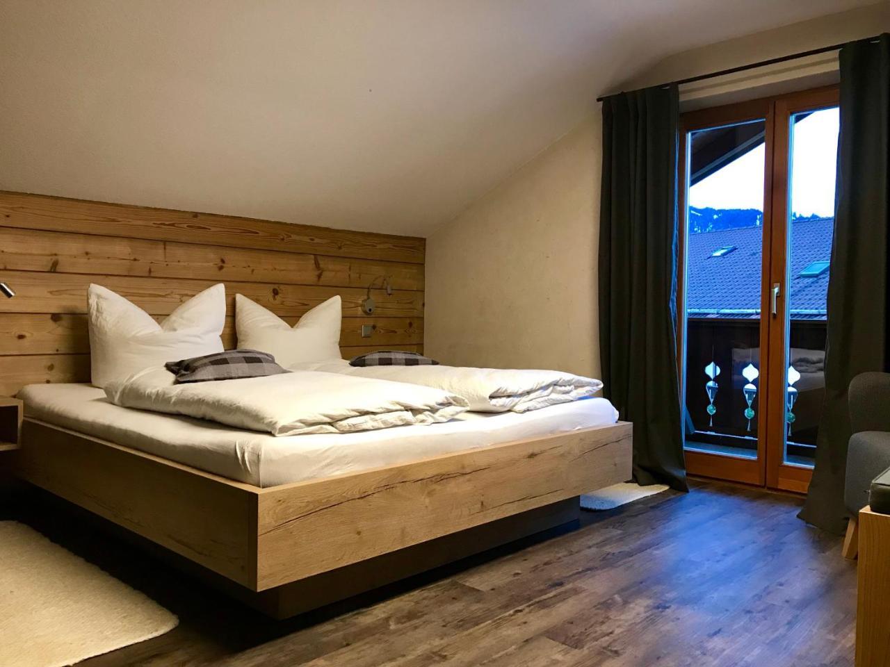 Gaestehaus Edlhuber Mittenwald Exterior photo